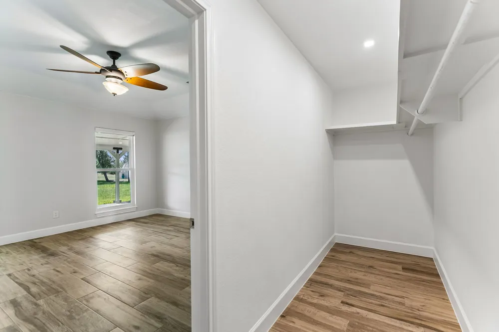 4320 County Road 223 Florence, TX 76527