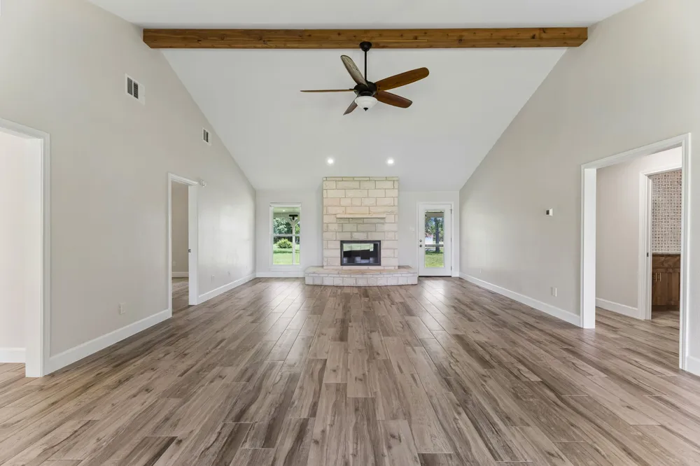4320 County Road 223 Florence, TX 76527