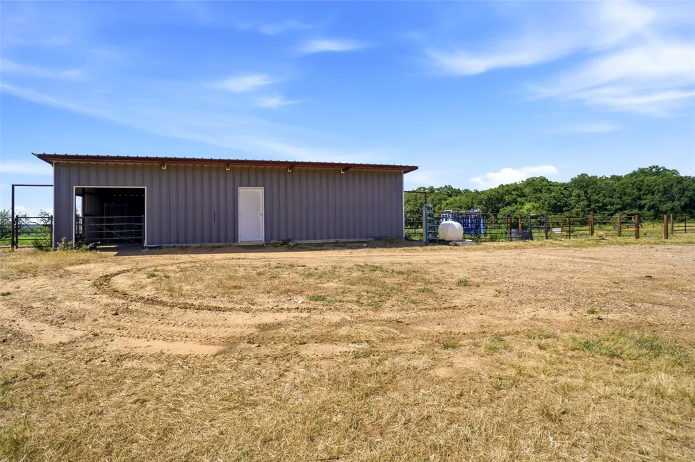 5511 Fm 2127 Bowie, TX 76230