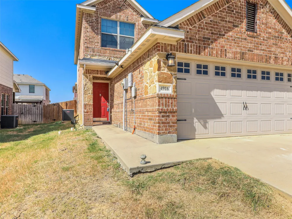4916 Villas Drive #4916 Sanger, TX 76266