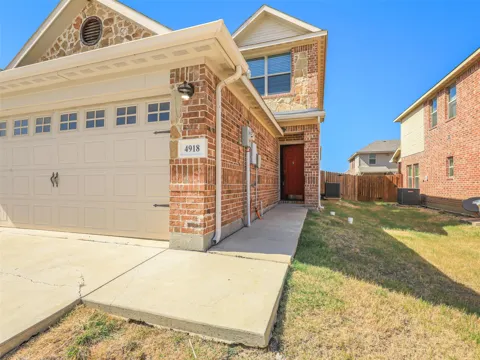 4918 Villas Drive