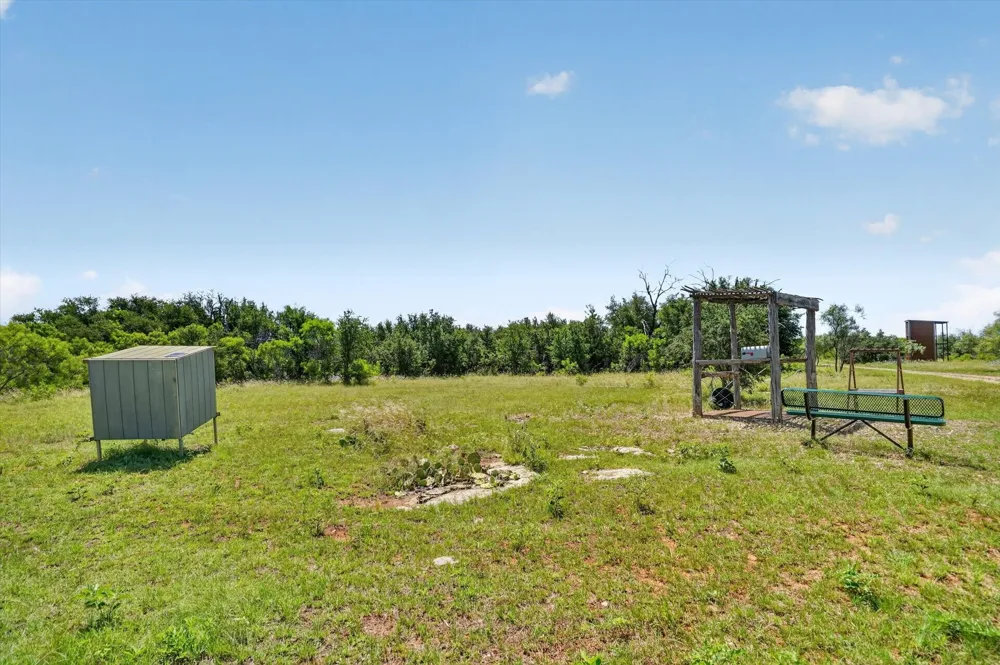 Armstrong Alley Strawn, TX 76475