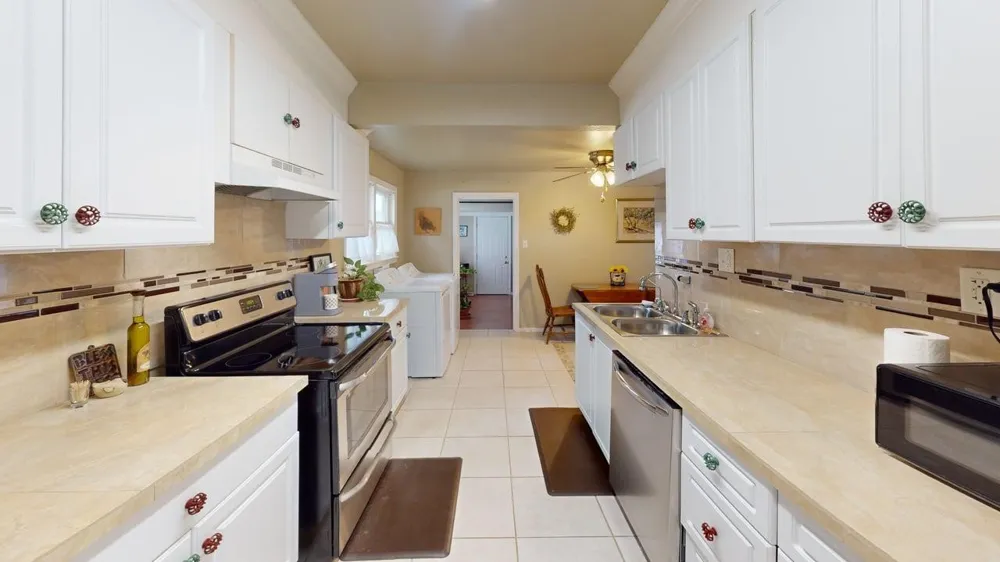 1701 S High Brady, TX 76825