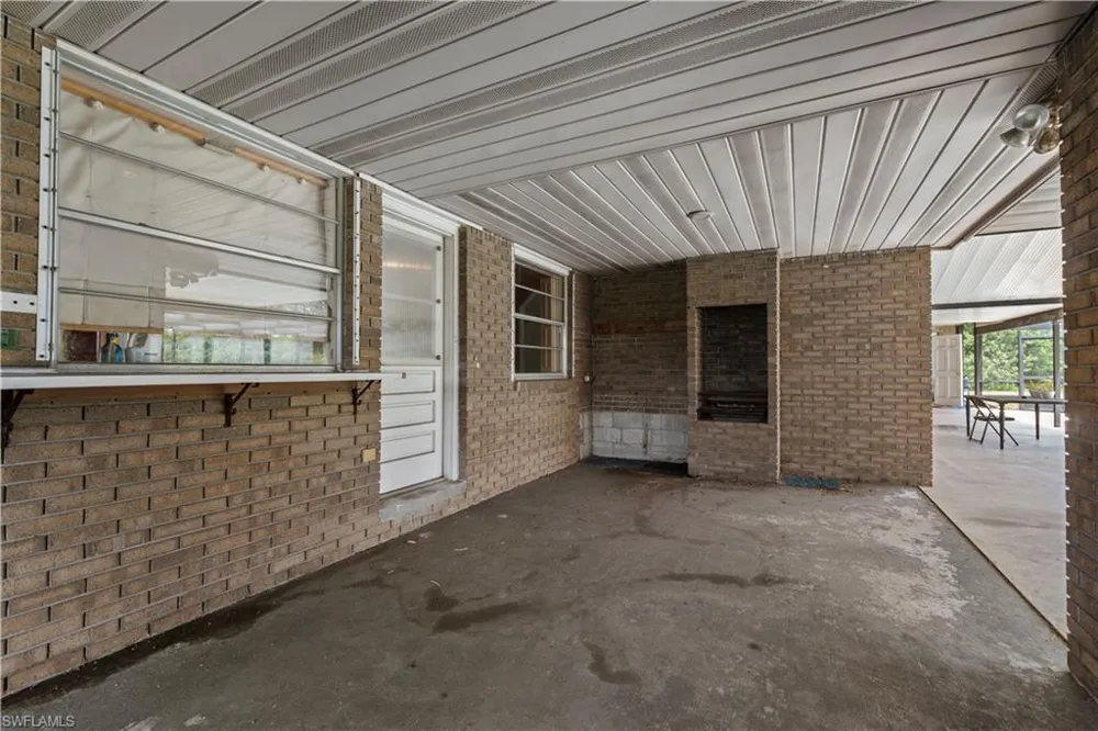 1085 West Avenue Moore Haven, FL 33471