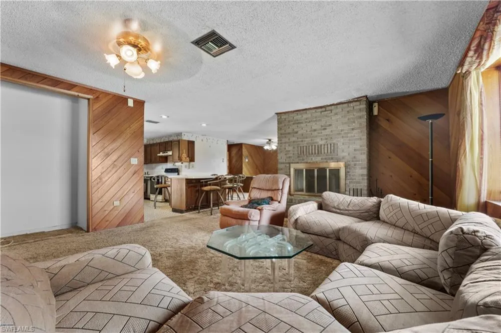 1085 West Avenue Moore Haven, FL 33471