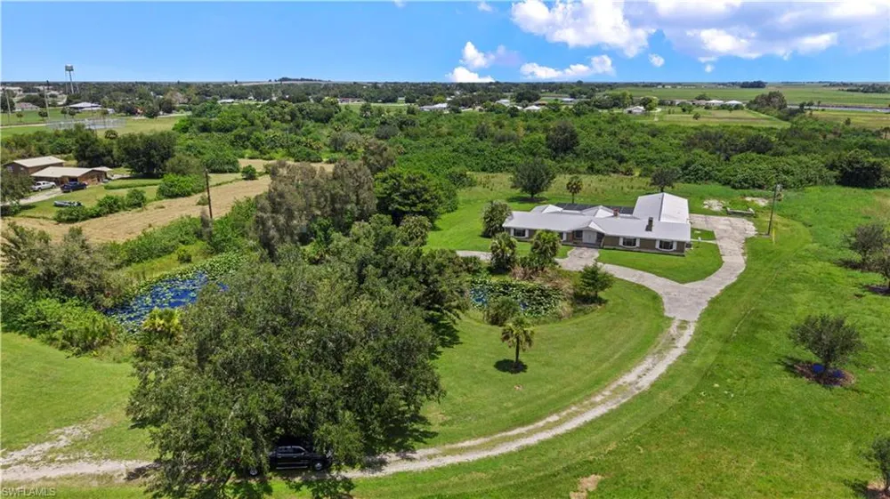 1085 West Avenue Moore Haven, FL 33471