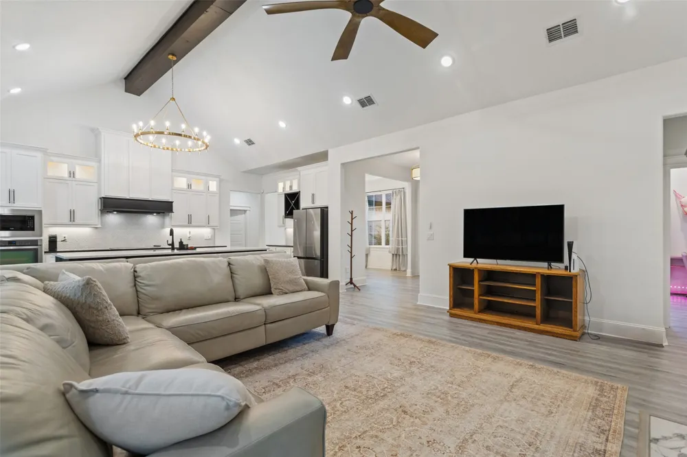 15883 Crazy Horse Drive Lindale, TX 75771