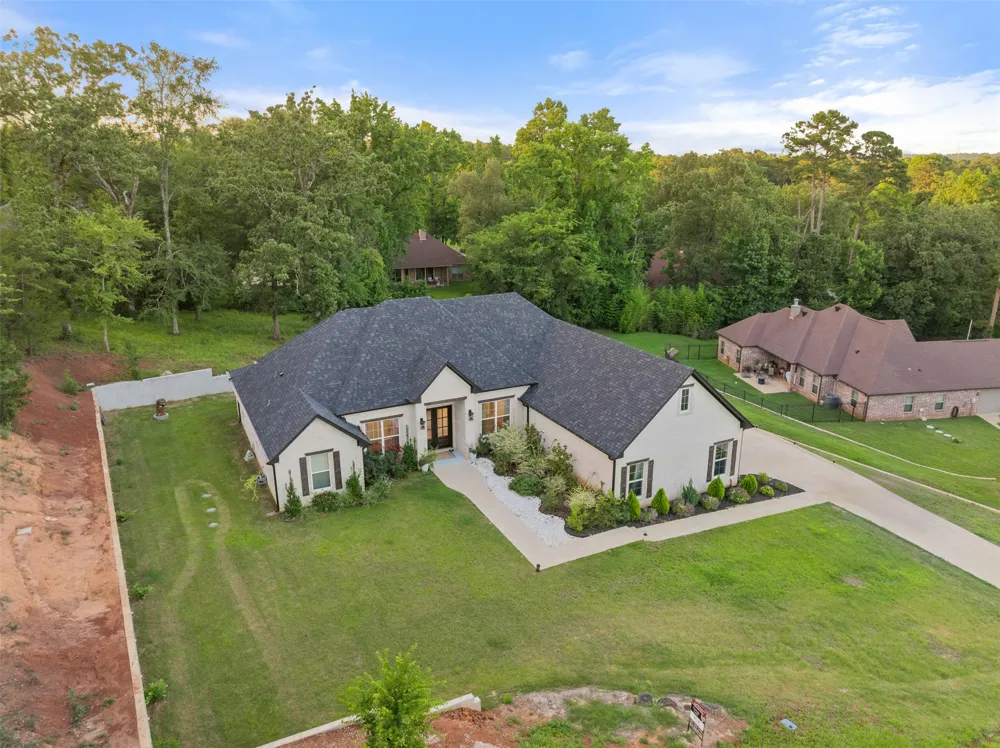 15883 Crazy Horse Drive Lindale, TX 75771