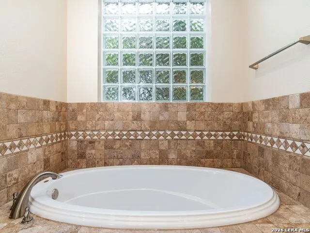 103 S Cibolo Hollow Fair Oaks Ranch, TX 78015