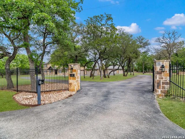 103 S Cibolo Hollow Fair Oaks Ranch, TX 78015