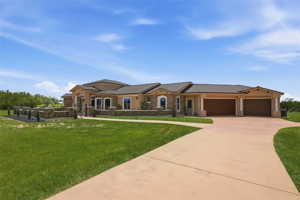 158 Private Road 2656 Walnut Springs, TX 76690