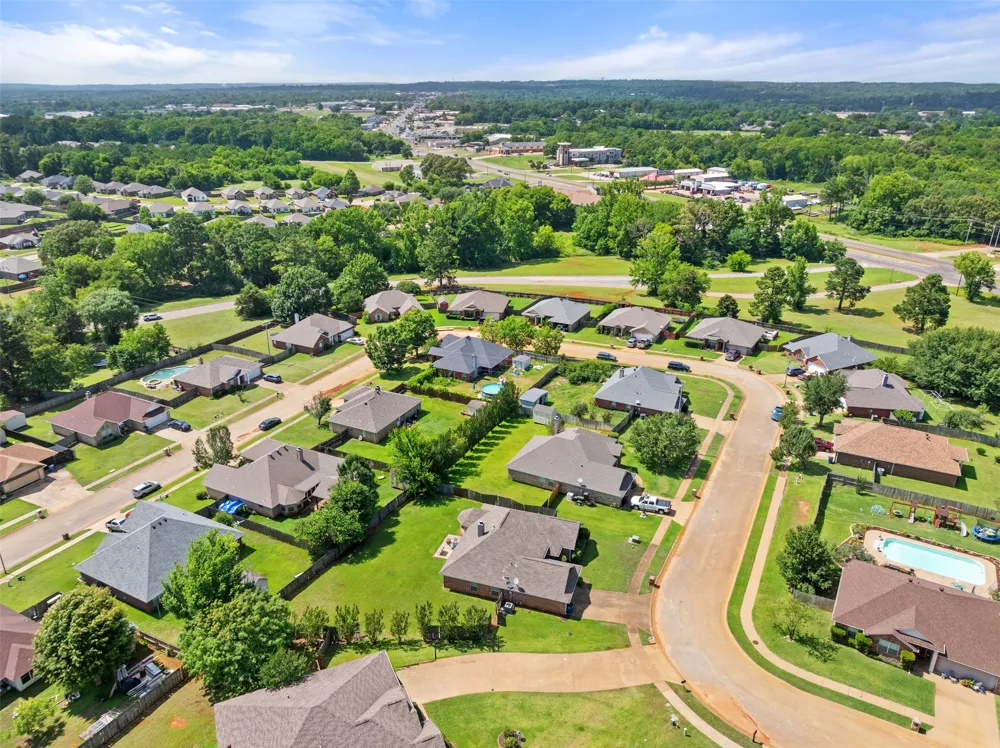 265 Crestview Lane Jacksonville, TX 75766