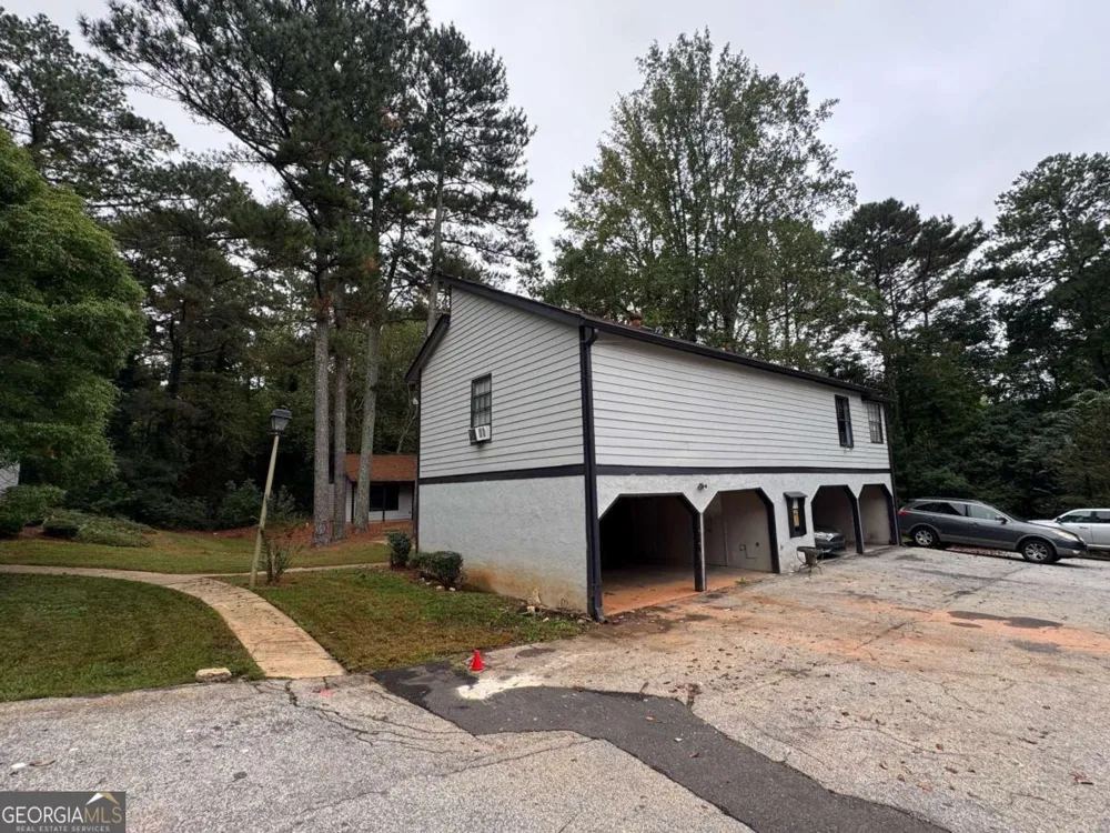 1413 STONE MILL TRCE Stone Mountain, GA 30083