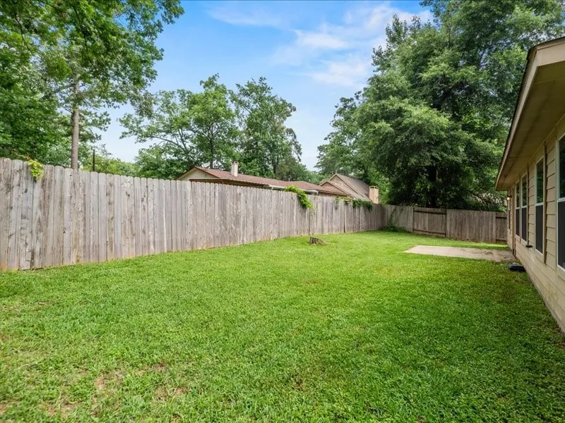 8 Shady Oak Lane Conroe, TX 77304