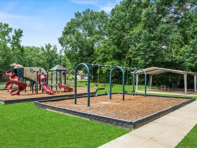8 Shady Oak Lane Conroe, TX 77304