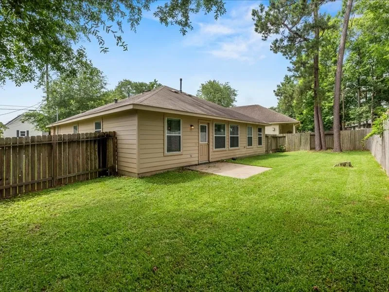 8 Shady Oak Lane Conroe, TX 77304