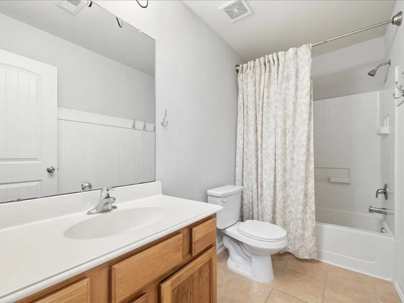 8 Shady Oak Lane Conroe, TX 77304
