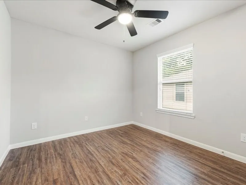 8 Shady Oak Lane Conroe, TX 77304