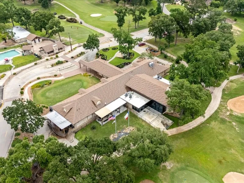 8 Shady Oak Lane Conroe, TX 77304