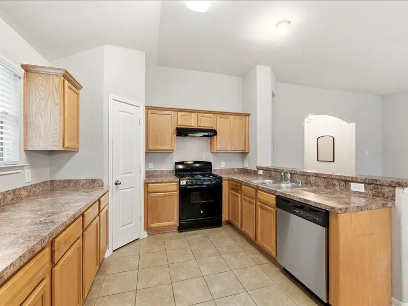 8 Shady Oak Lane Conroe, TX 77304