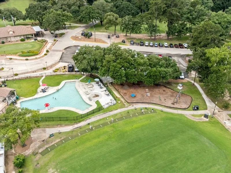 8 Shady Oak Lane Conroe, TX 77304