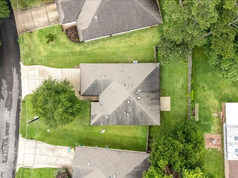8 Shady Oak Lane Conroe, TX 77304