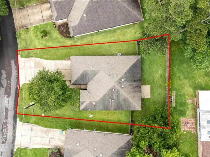 8 Shady Oak Lane Conroe, TX 77304