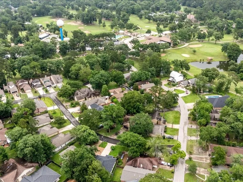 8 Shady Oak Lane Conroe, TX 77304