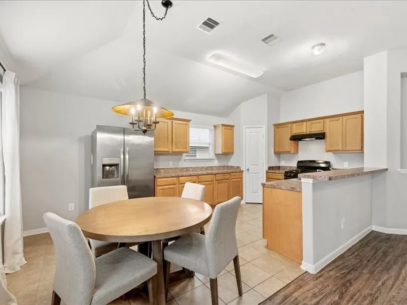 8 Shady Oak Lane Conroe, TX 77304