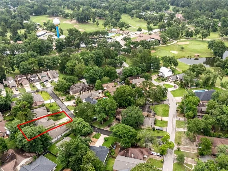 8 Shady Oak Lane Conroe, TX 77304