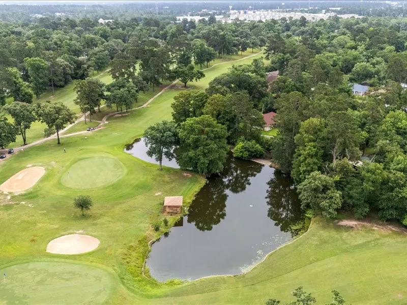 8 Shady Oak Lane Conroe, TX 77304