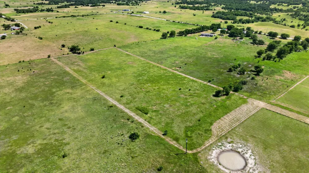 Valentine Bluff Road Forestburg, TX 76239