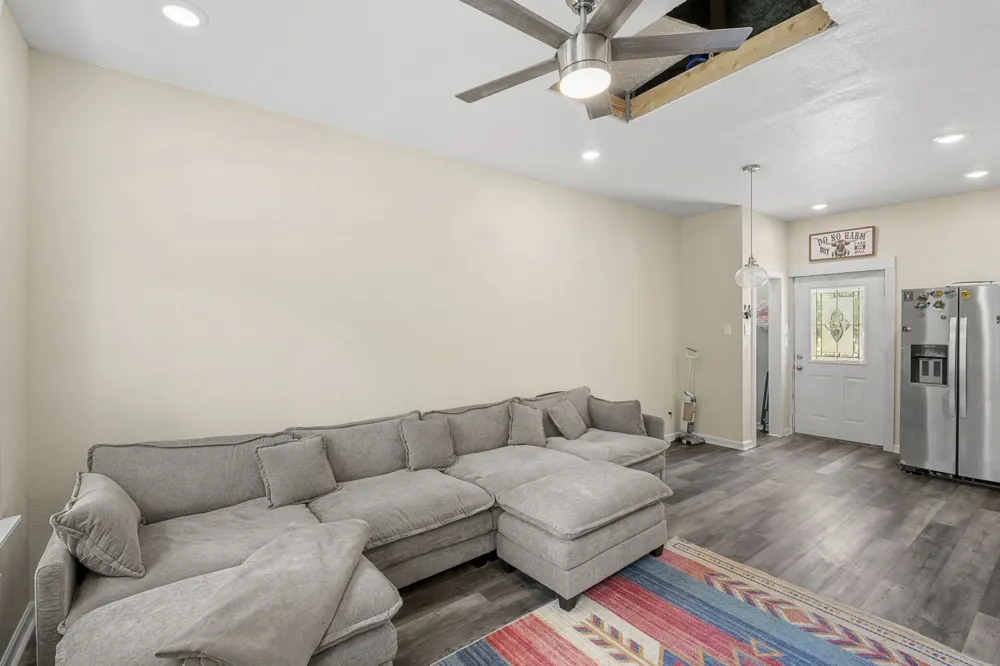 868 County Road 405 Buckholts, TX 76518