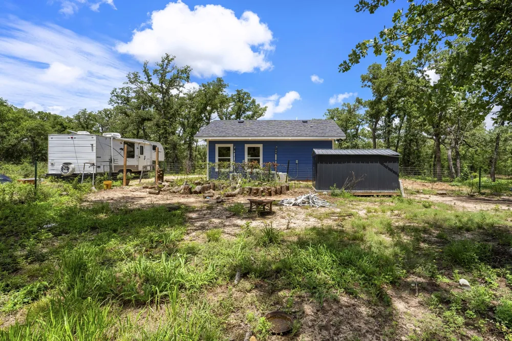 868 County Road 405 Buckholts, TX 76518