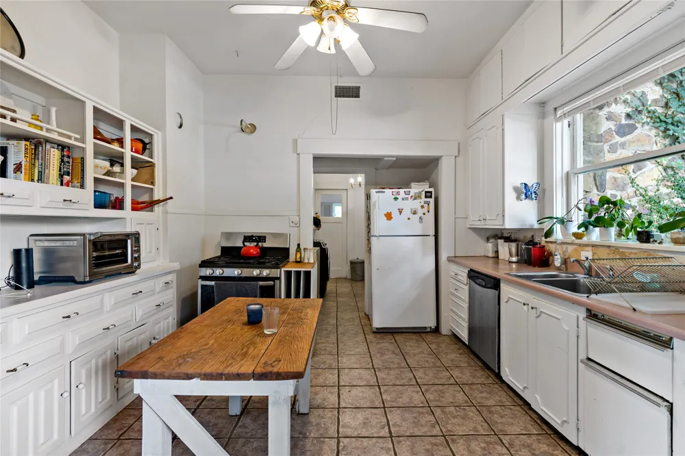 607 S Main Street Paris, TX 75460