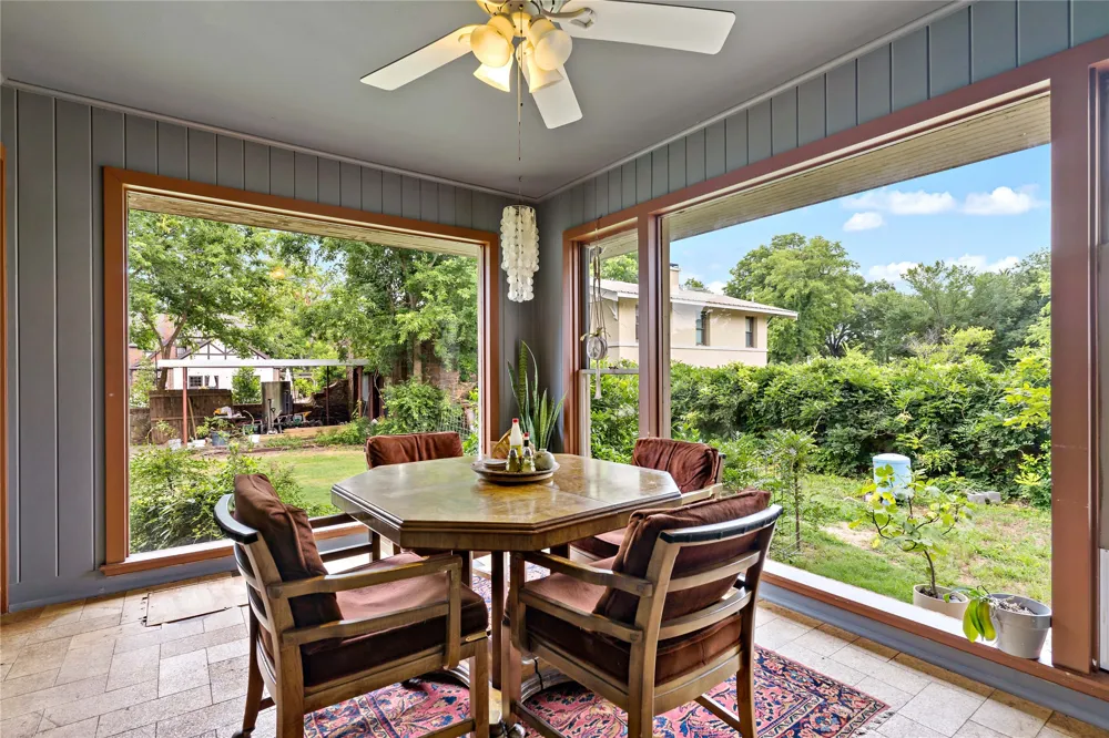 607 S Main Street Paris, TX 75460