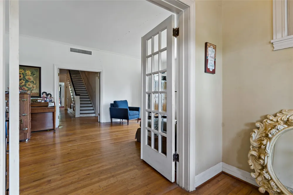 607 S Main Street Paris, TX 75460