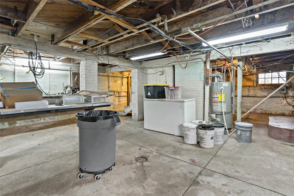 607 S Main Street Paris, TX 75460