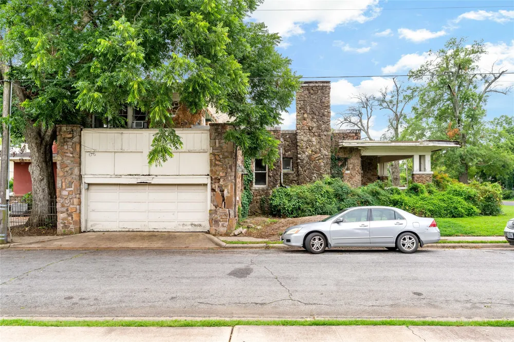 607 S Main Street Paris, TX 75460