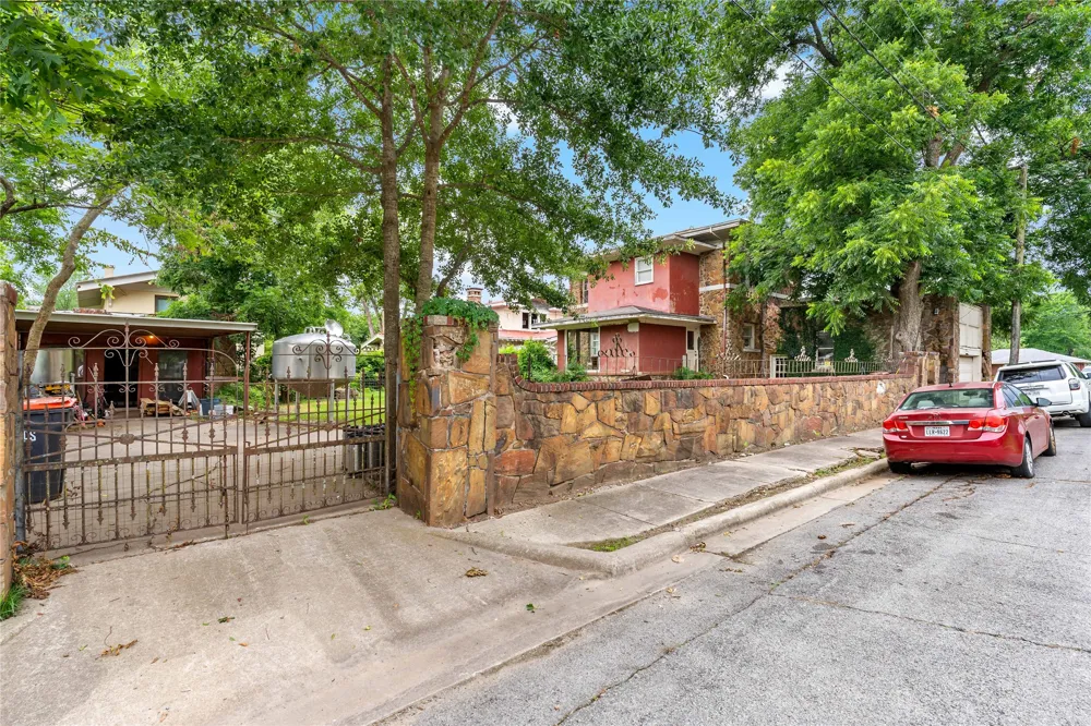 607 S Main Street Paris, TX 75460