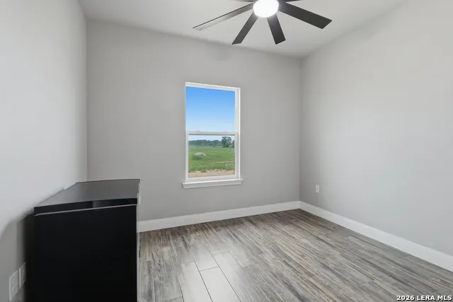 20922 KINNEY RD Somerset, TX 78069