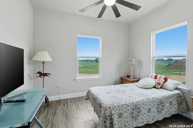 20922 KINNEY RD Somerset, TX 78069