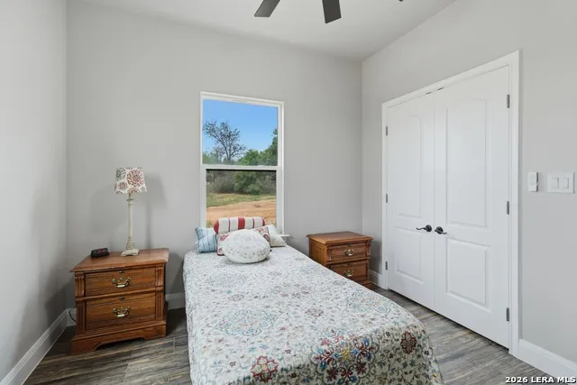 20922 KINNEY RD Somerset, TX 78069