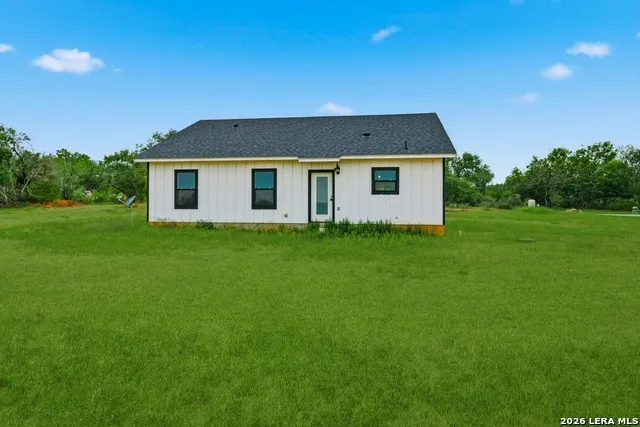 20922 KINNEY RD Somerset, TX 78069