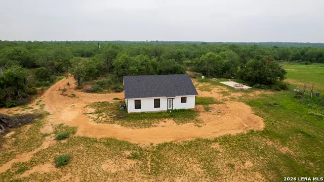 20922 KINNEY RD Somerset, TX 78069