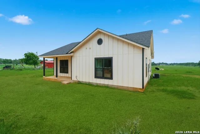 20922 KINNEY RD Somerset, TX 78069