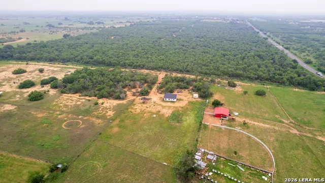 20922 KINNEY RD Somerset, TX 78069