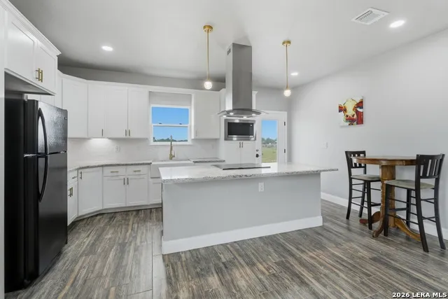 20922 KINNEY RD Somerset, TX 78069