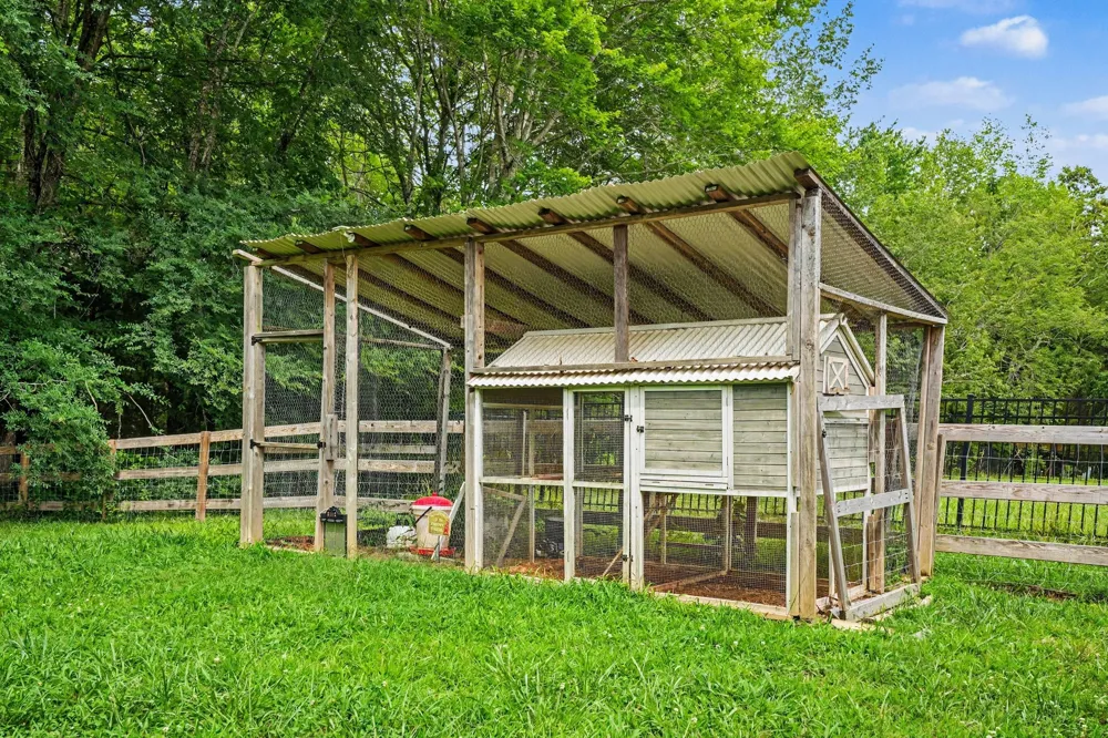 1415 Southside Rd Southside, TN 37171