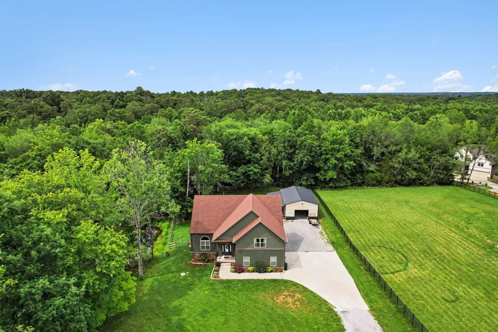 1415 Southside Rd Southside, TN 37171